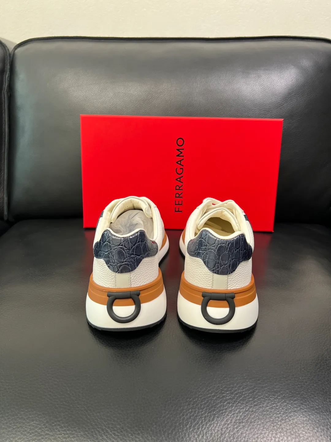 Men's shoes 💰840 Ferragamo High-quality top crafts Ferragamo counters sell original factory configuration at the same time, imported original cowhide from Italy, imported water-dyed cow lining, soles: original factory special original soles are super comfortable, original factory and single goods, welcome to compare at the same time at the counter, code number 38-44 (customized 45 46)